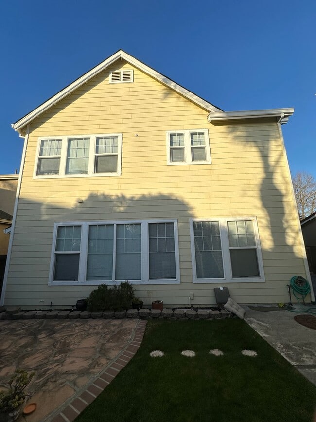 397 Raven Way in Petaluma, CA - Building Photo - Building Photo