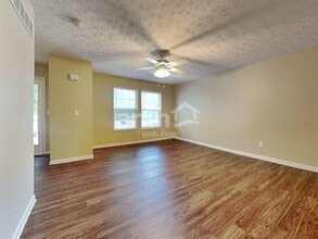 531 Sherman Dr in Franklin, OH - Foto de edificio - Building Photo