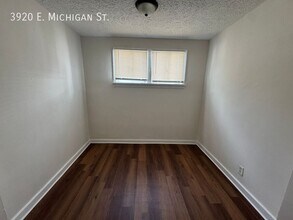 3920 E Michigan St in Indianapolis, IN - Building Photo - Building Photo