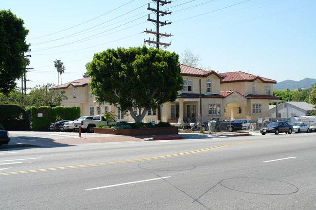 1054 Western Ave in Glendale, CA - Building Photo - Building Photo