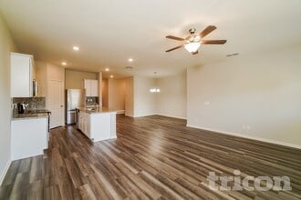 7419 Boa Holw in San Antonio, TX - Building Photo - Building Photo