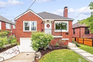 6614 Beacon Ave S in Seattle, WA - Building Photo