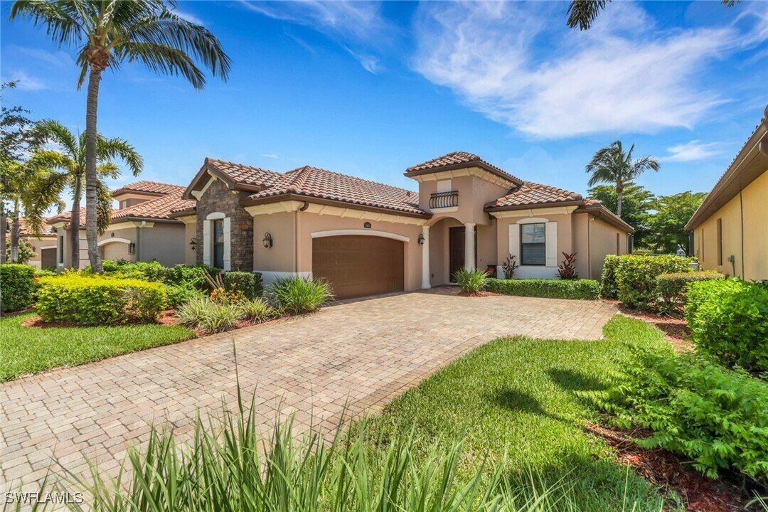 9434 Piacere Way in Naples, FL - Building Photo