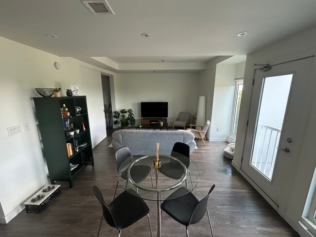 795 Sterling Lyon Pky in Winnipeg, MB - Building Photo - Building Photo