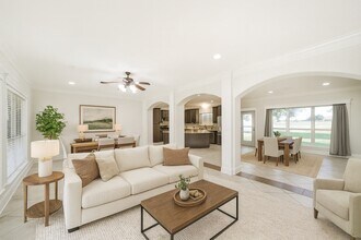 3077 Dee's Cir in Sealy, TX - Building Photo - Building Photo