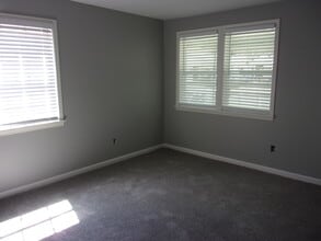 1594 Oakwood St in Memphis, TN - Building Photo - Building Photo