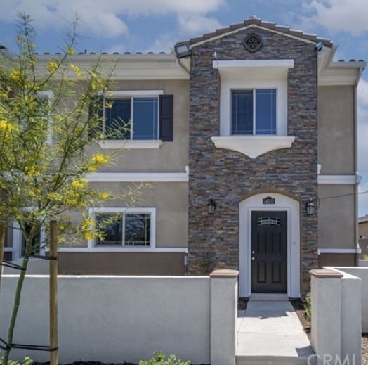 Edwards Villas Townhomes in Westminster, CA - Foto de edificio - Building Photo