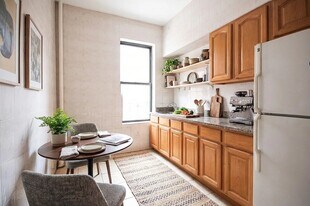 207 Henry St in New York, NY - Building Photo