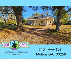 7404 GA-109 in Molena, GA - Building Photo