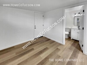 1357 W Talisman St in Tucson, AZ - Foto de edificio - Building Photo
