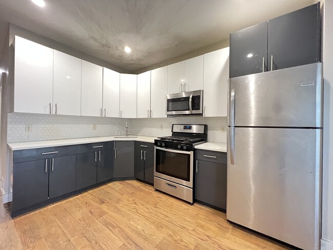 162 Clendenny Ave, Unit 2