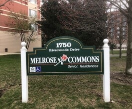 1750 Riverwoods Dr, Unit 109 in Melrose Park, IL - Building Photo - Building Photo