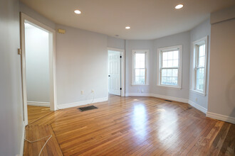 40 Dracut St, Unit 2 in Boston, MA - Building Photo - Building Photo