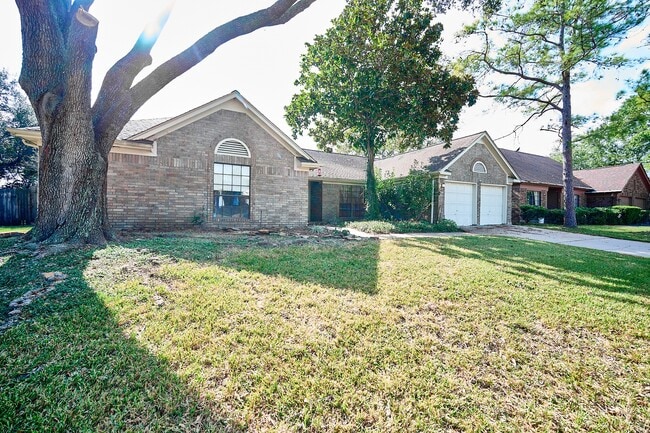 13407 Nantucket Dr in Sugar Land, TX - Building Photo - Building Photo