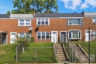 2445 Harriet Ave in Baltimore, MD - Building Photo