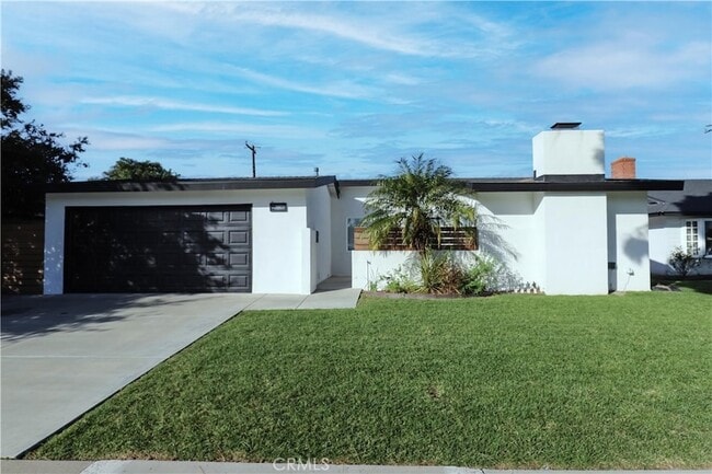 15271 Yorkshire Ln in Huntington Beach, CA - Building Photo - Building Photo