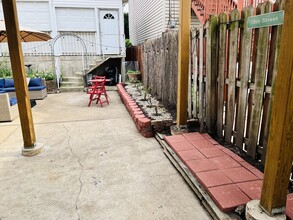 2318 W 19th St, Unit 1 in Chicago, IL - Foto de edificio - Building Photo