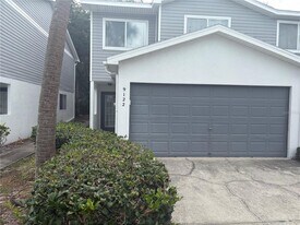 9122 Jake's Path in Largo, FL - Building Photo