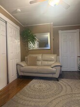 973 Central St, Unit 3 in Lowell, MA - Foto de edificio - Building Photo