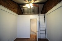 211 S Madeira St photo'