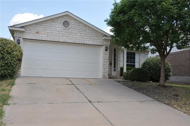 10625 Royal Tara Cove in Austin, TX - Building Photo - Building Photo