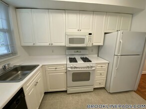 553 VFW Parkway in Boston, MA - Building Photo - Building Photo