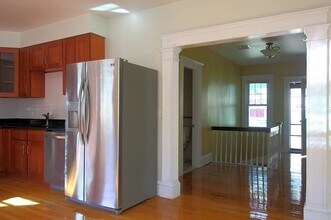 266 Lake Ave in Newton, MA - Building Photo - Building Photo