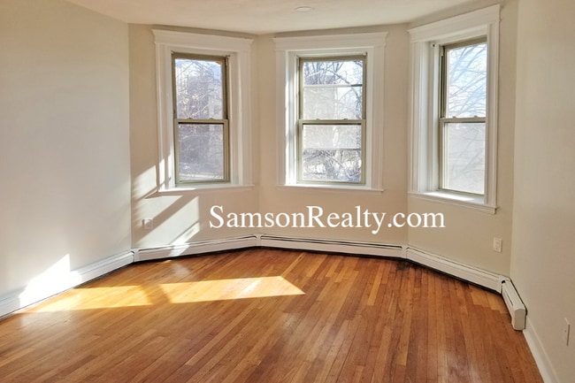 1673 Commonwealth Ave in Boston, MA - Building Photo - Building Photo