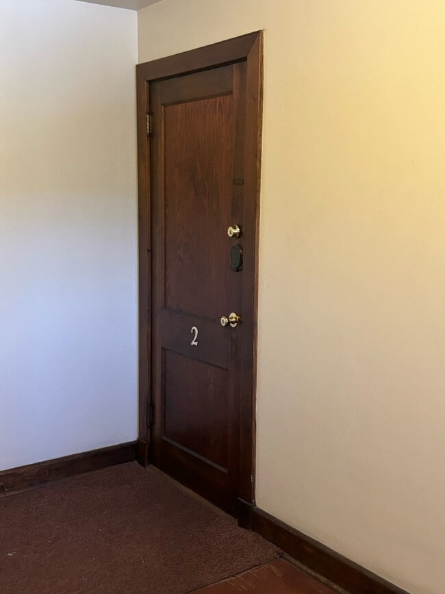 838 W 4th St, Unit 2 in Lewistown, PA - Foto de edificio - Building Photo