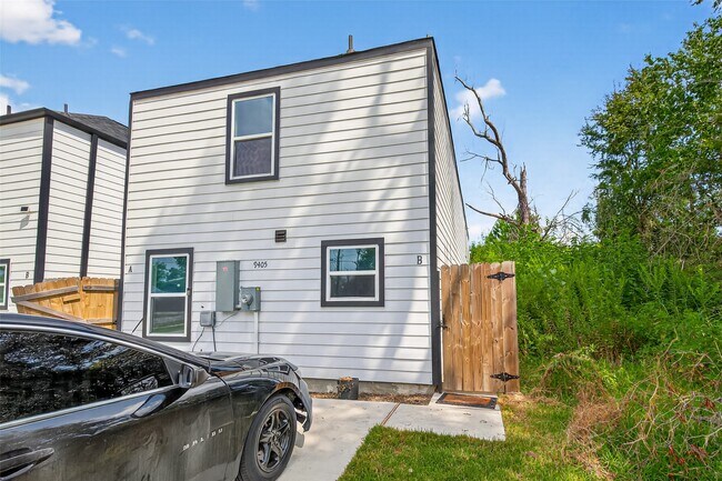 9405 Madera Rd in Houston, TX - Building Photo - Building Photo