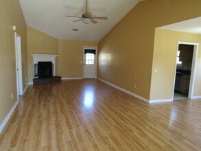 1201 Desert Storm Dr in Hinesville, GA - Building Photo - Building Photo