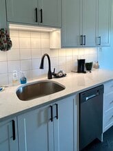 1101 Hilda St in Victoria, BC - Building Photo - Building Photo