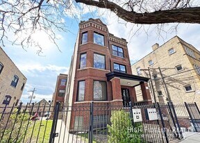 2542 N Harding Ave in Chicago, IL - Building Photo