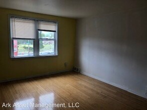 200 E Albanus St in Philadelphia, PA - Building Photo - Building Photo