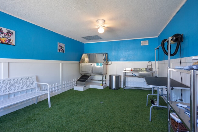 Royal Glen ~ Boutique Cottage Style Living Meets Hassle Free Leasing