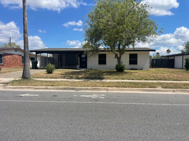 1617 E Los Ebanos Blvd