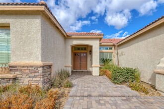 758 Jasper Point Ct in Las Vegas, NV - Foto de edificio - Building Photo
