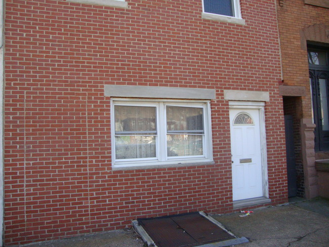 630 E Girard Ave in Philadelphia, PA - Building Photo - Building Photo