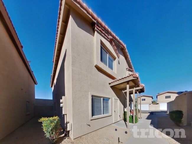 property at 17610 N 17th Pl