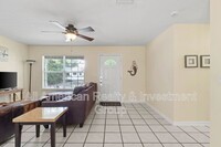 202 Stephen Ave in Mary Esther, FL - Foto de edificio - Building Photo