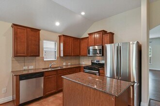 291 Cold Spring in Buda, TX - Building Photo - Building Photo