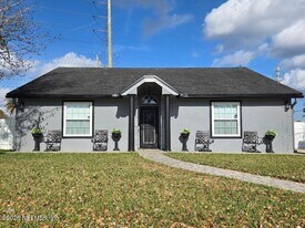 6931 Cane Grass Ln E in Jacksonville, FL - Building Photo
