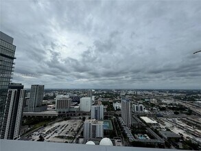 851 NE 1st Ave, Unit 3806 in Miami, FL - Building Photo - Building Photo