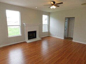 703 Thrush Dr in Leander, TX - Foto de edificio - Building Photo