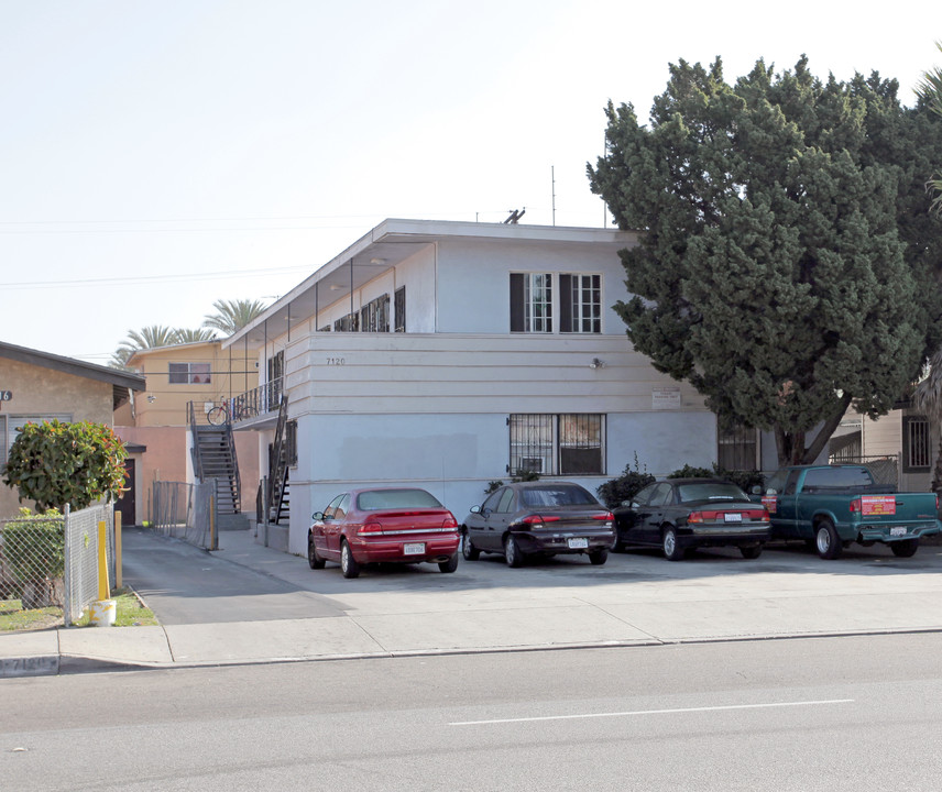 Miles Apartments in Huntington Park, CA - Building Photo