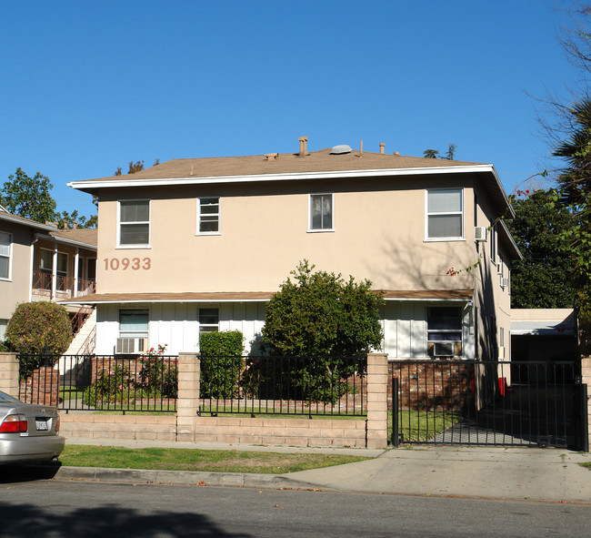 10935 Otsego St in North Hollywood, CA - Building Photo - Building Photo