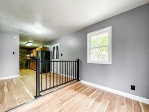 1304 N Van Buren St in Hutchinson, KS - Building Photo - Building Photo