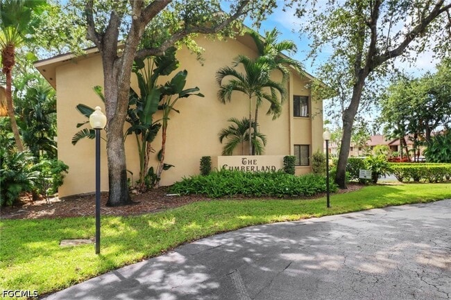 property at 7115 Lakeridge Ct