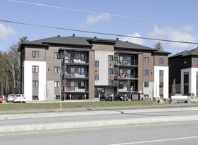 17875 de Versailles in Mirabel, QC - Building Photo
