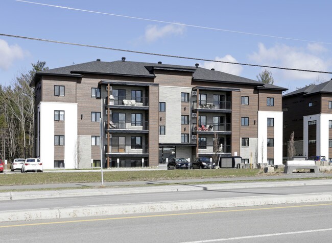 17875 de Versailles in Mirabel, QC - Building Photo - Primary Photo